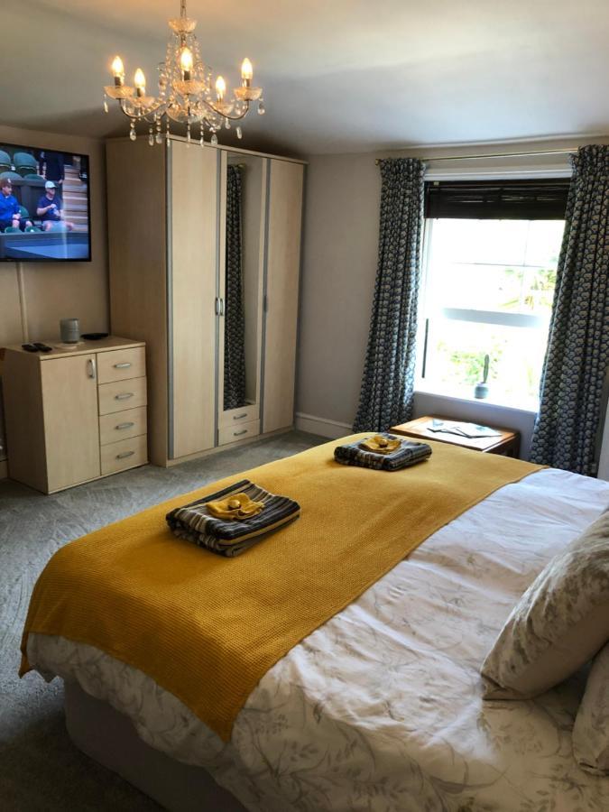 Little Gem With Private Hot Tub - Up To 25 Percent Off Ferry Apartment แชงคลิน ภายนอก รูปภาพ